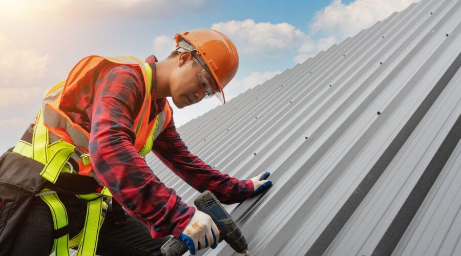 GAF certified roofer in Henderson, IA